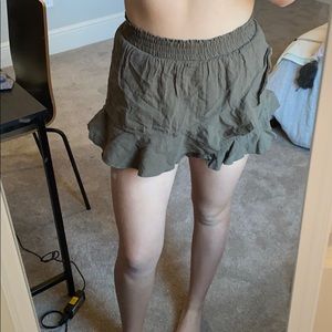 super cute dark green skort!